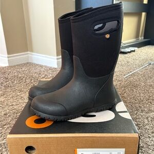 BOGS Kids Black Boots